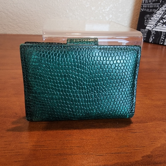 Adrienne Vittadini Credit Card Wallet - Picture 2 of 6